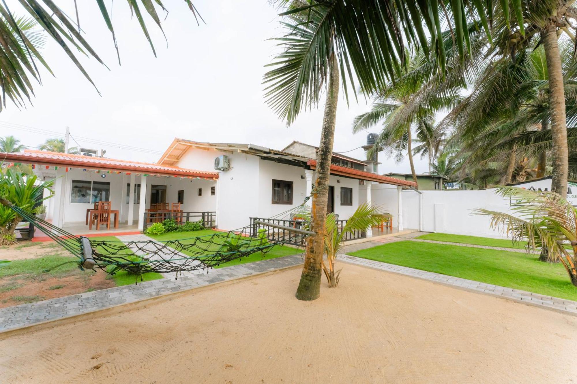 Saman Beach Guest House Bussa Exterior photo