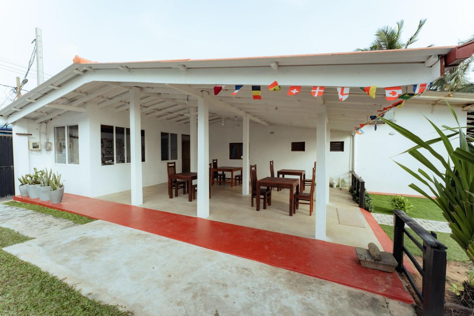 Saman Beach Guest House Bussa Exterior photo