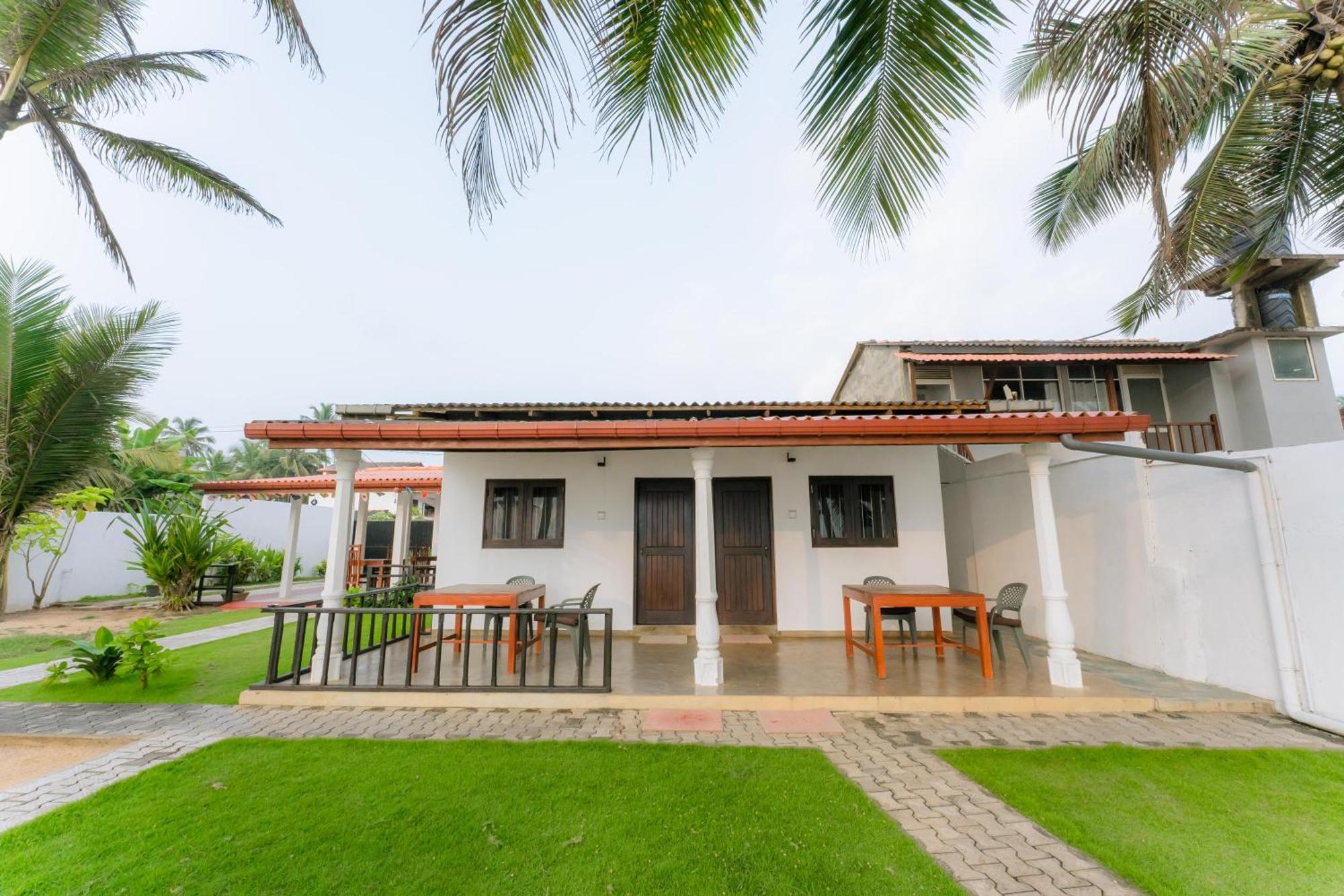 Saman Beach Guest House Bussa Exterior photo