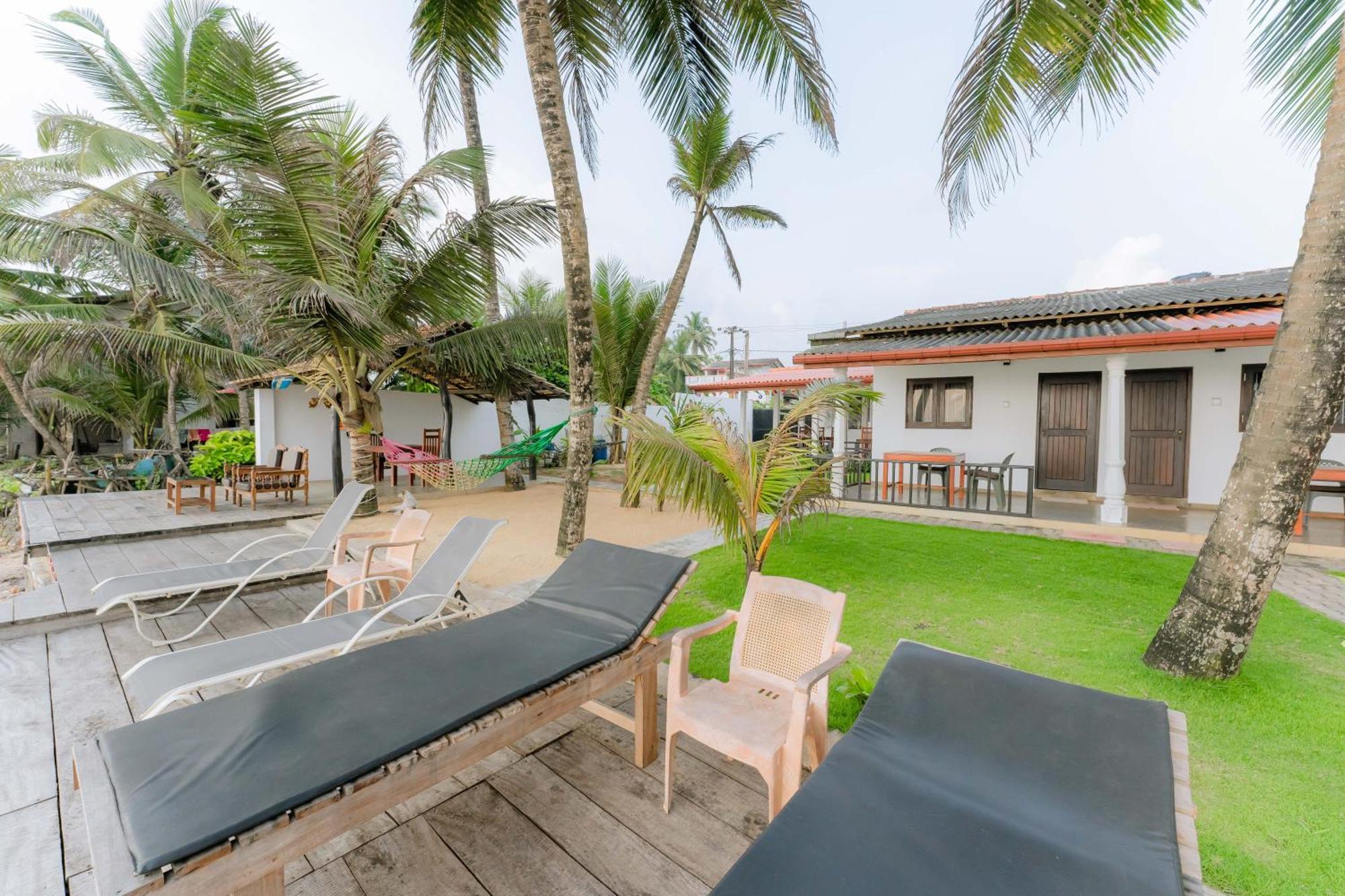 Saman Beach Guest House Bussa Exterior photo